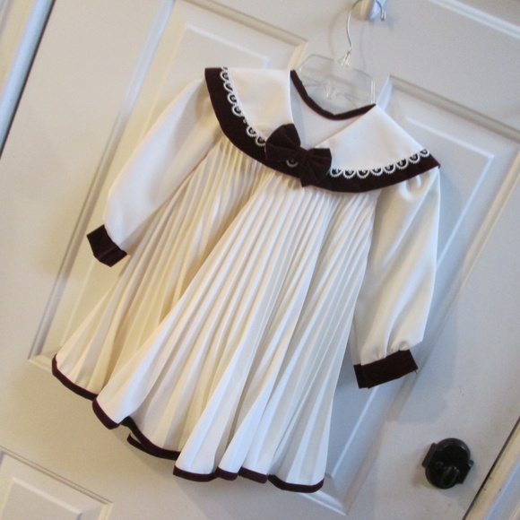 new GIRLS FORMAL white pleated dress with matching hat Sz 4 - Picture 14 of 15